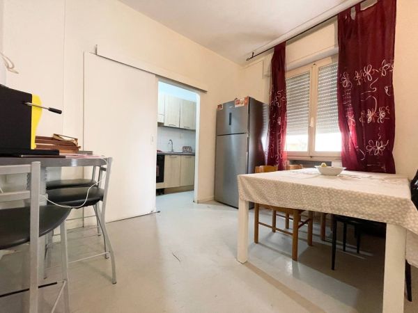 Ampio appartamento di 126 m² con balcone vista mare su Viale Regina Margherita – foto 2